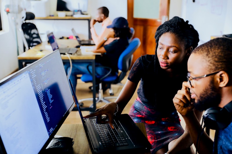 African university students and apprentice researchers in innovation workshop